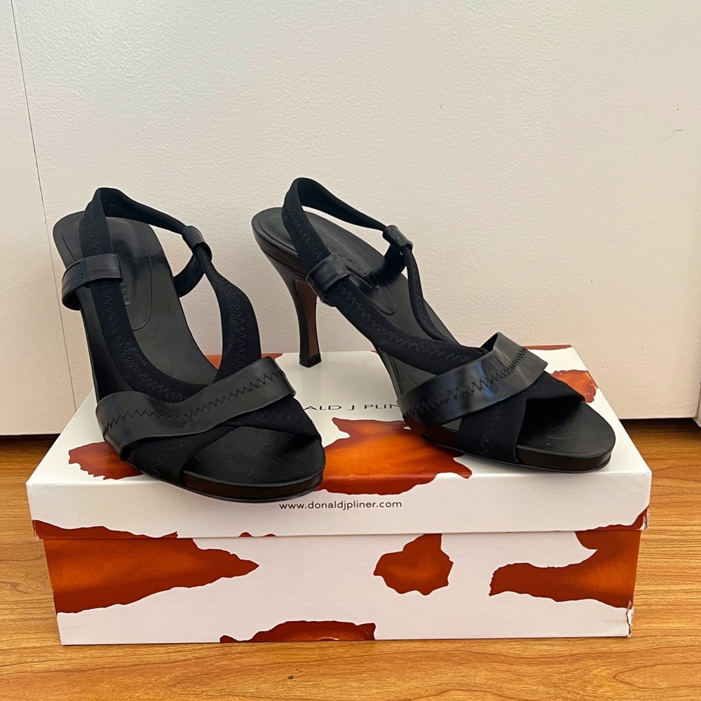 Donald J Pliner black sling back heels 9.5